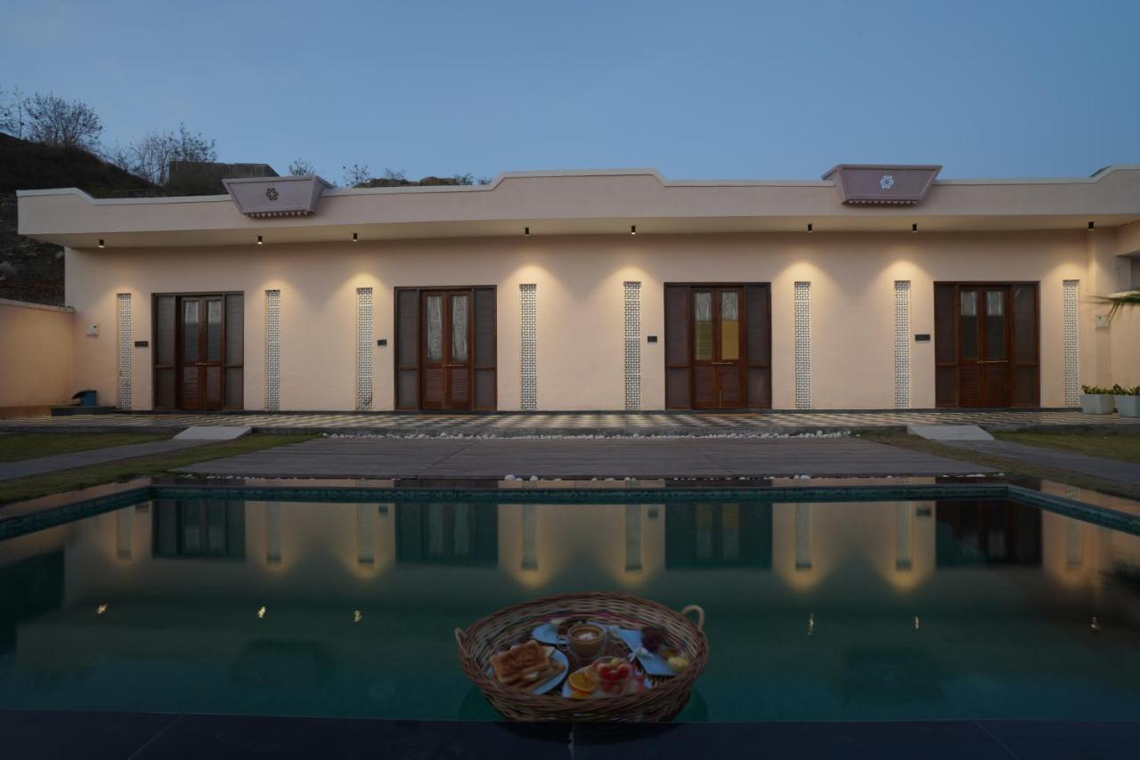 Parijat Private Pool Villa 1, 2 And 3 Bhk Udajpur Zewnętrze zdjęcie